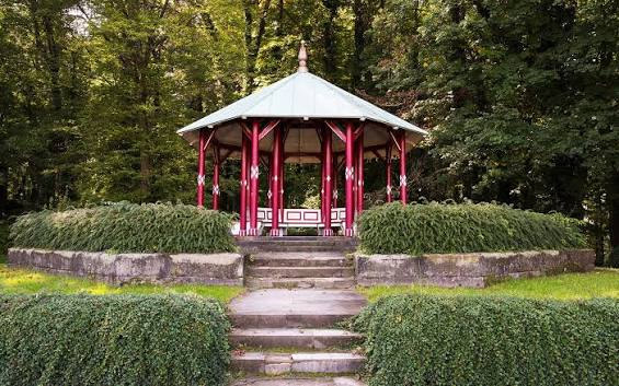 Kräuterwanderung ab dem Sissidenkmal in Bad Kissingen: Kräuter der Region und Rezepturtipps
